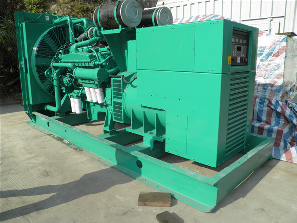 城北出租发电机 发电机组厂家：柴油发电机组的控制屏的作用是什么？