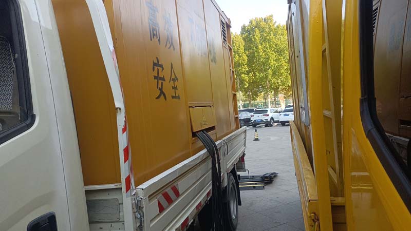 城北如何判断柴油发电机组和UPS电源的切换时间是否符合要求？